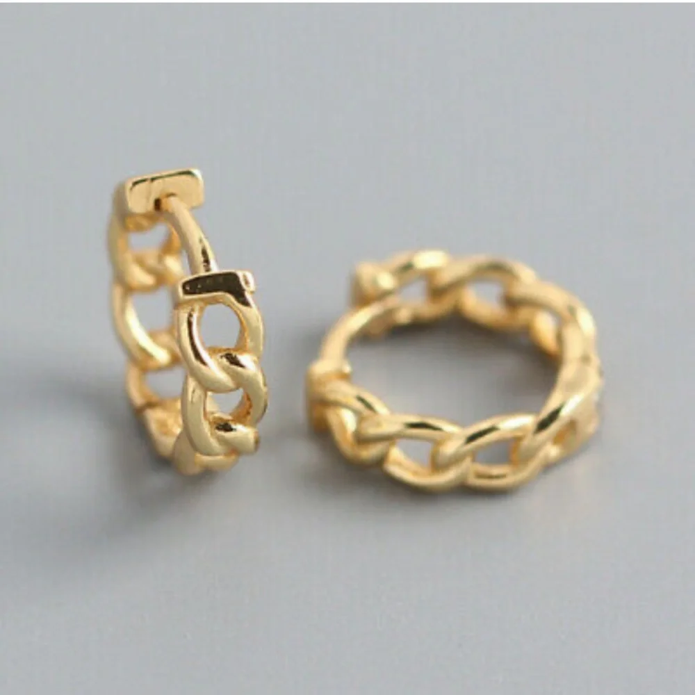 NWT 18K GOLD PLATED HOOP EARRINGS - Picture 1 of 5